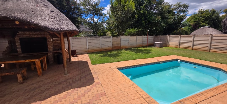 4 Bedroom Property for Sale in Flamwood North West